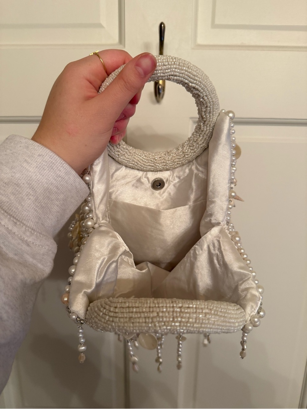 Beaded Shell Handbag - Picture 4 of 4